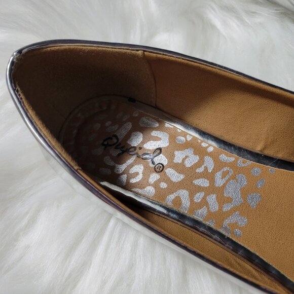 Qupid Shiny Metallic Silver Flats - Picture 6 of 9